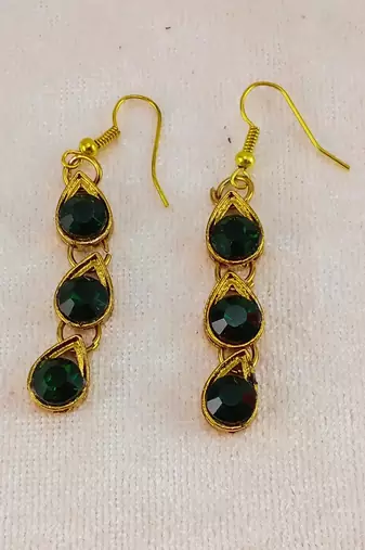 Free size brass dark green stone stud hasli