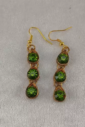 Free size brass mehndi stone stud hasli
