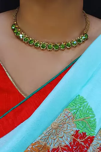 Free size brass mehndi stone stud hasli