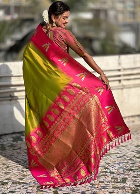 mahendi balaji tilak woven soft silk blend saree 2