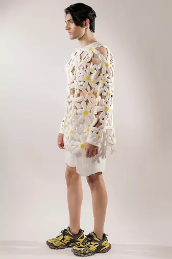 3d flower quilted crepe fabric White sweatshirt