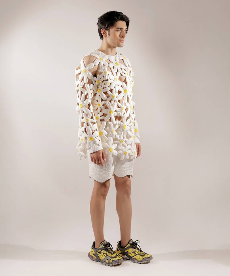 3d flower quilted crepe fabric White sweatshirt