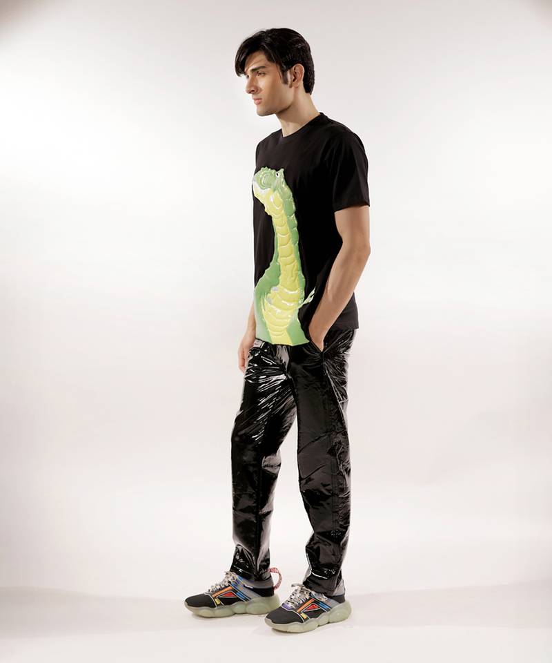 Green dinosaur quilted black cotton t-shirt