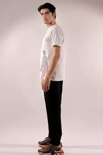 Abstract quilted white t-shirt