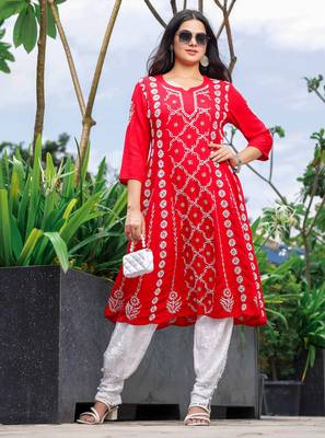 Women Ethnic Chikankari Embroidered Kurta 1