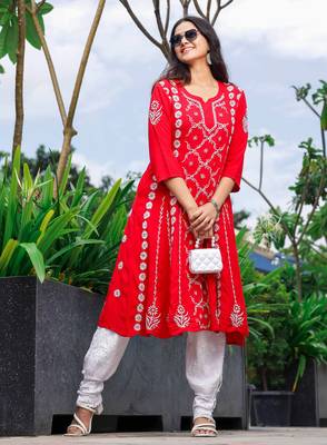 Women Ethnic Chikankari Embroidered Kurta 3