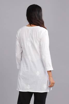 White Chikankari Kurta For Comfortable & Stylish Ethnic Wear 2