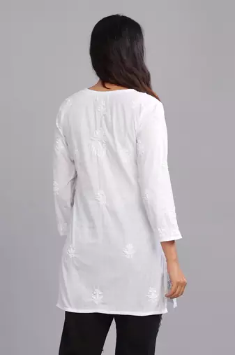 Nuha-chikankari-cotton-top