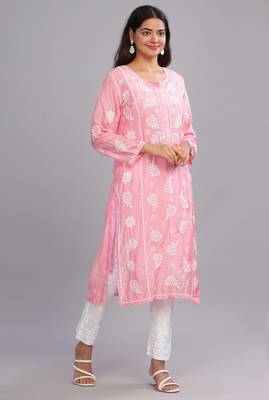 Women Ethnic Chikankari Embroidered Kurta 4
