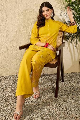 Women mustard silk blend solid embroidered regular coord sets
