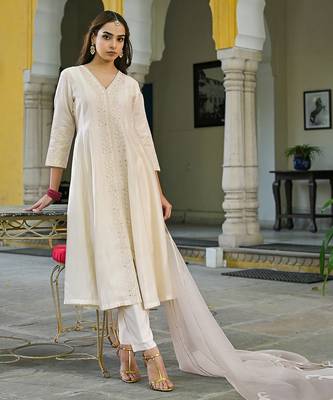 Women off white silk blend solid embroidered a-line kurta trousers with dupatta 3