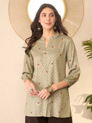 Women grey cotton blend floral printed regular top 2