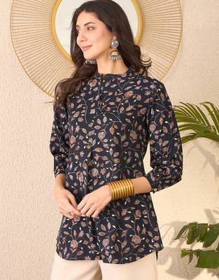 Women navy blue cotton blend floral printed regular top 3