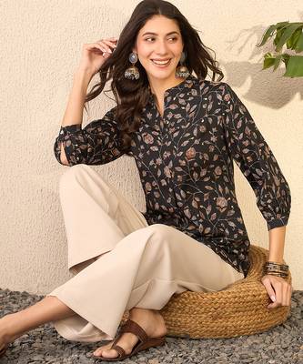 Women black cotton blend floral printed regular top 2