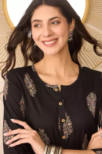 Women black cotton blend floral printed regular top