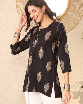 Women black cotton blend floral printed regular top 3