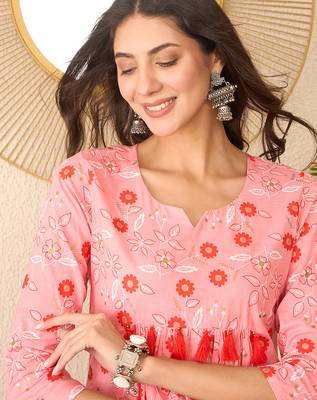 Women pink cotton blend floral printed regular peplum top 2