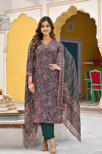 Women green rayon blend floral printed straight kurta trousers with dupatta