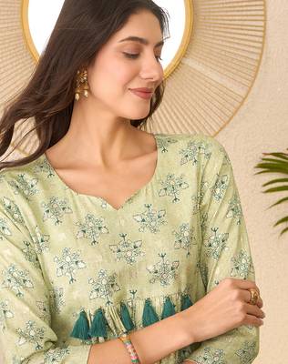 Women green rayon blend floral printed regular peplum top 2