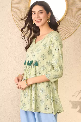 Women green rayon blend floral printed regular peplum top