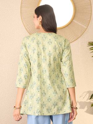 Women green rayon blend floral printed regular peplum top 4