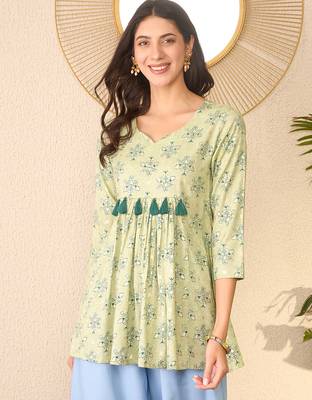 Women green rayon blend floral printed regular peplum top 5