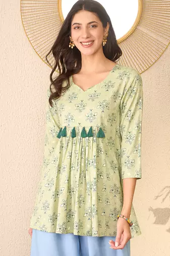 Women green rayon blend floral printed regular peplum top