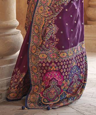 wine poly viscose silk blend woven butti printed saree 4