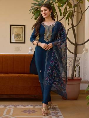 Viscose Chanderi Straight Kurta Pant and Dupatta Set 1