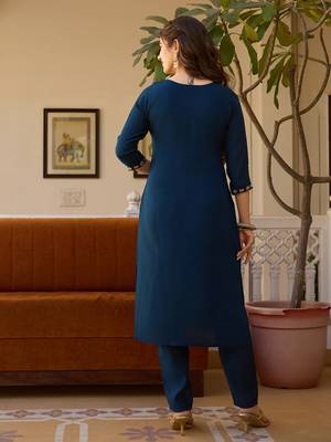 Viscose Chanderi Straight Kurta Pant and Dupatta Set 2