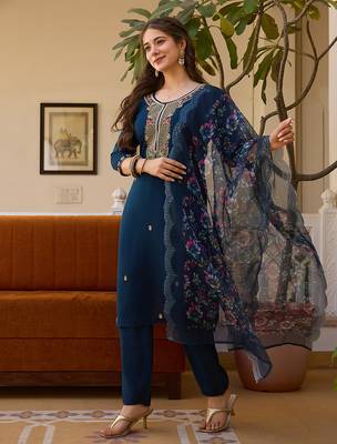 Viscose Chanderi Straight Kurta Pant and Dupatta Set 3