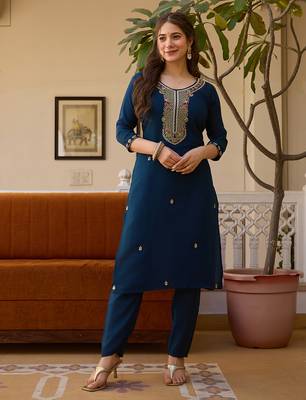 Viscose Chanderi Straight Kurta Pant and Dupatta Set 5