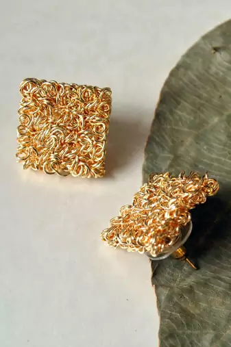 Square mesh earrings  