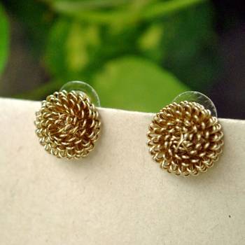 Porcupine studs 1