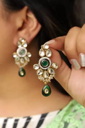 Kundan amore earrings