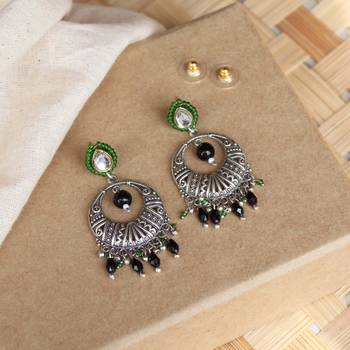 Dangling chaand bali earrings 1