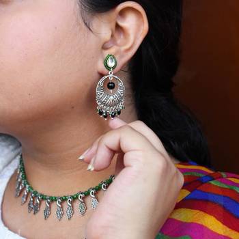 Dangling chaand bali earrings 2