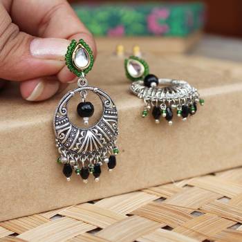 Dangling chaand bali earrings 3