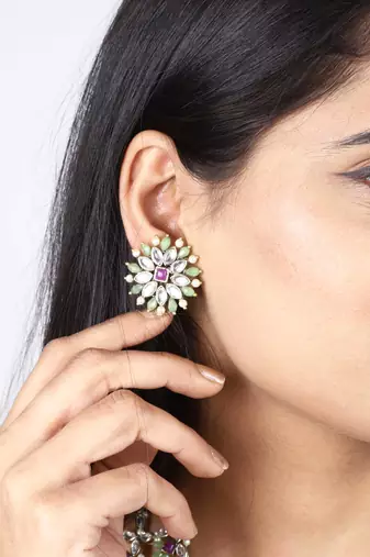 Pearl flower studs earrings