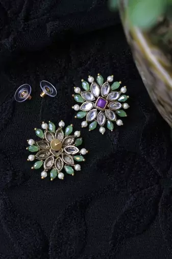 Pearl flower studs earrings