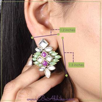 Pearl twirl green  earring 3