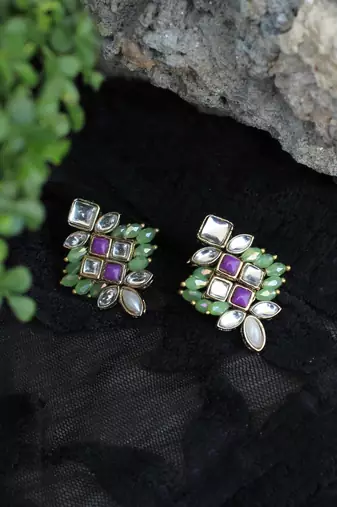 Pearl twirl green  earring