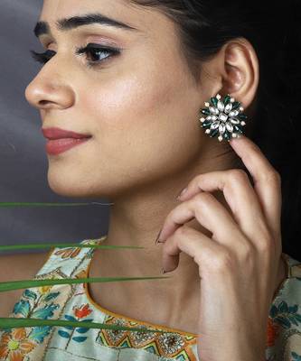 Pearl twirl pine  earrings 2