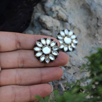 Black beauty earring 4