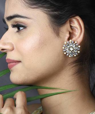 Pearl twirl grey  earrings 4