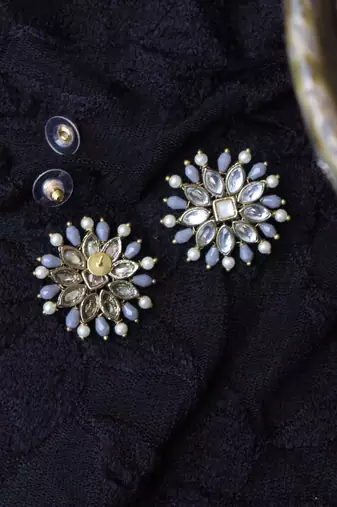 Pearl twirl grey  earrings