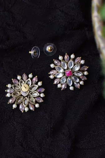 Pearl twirl pink earring