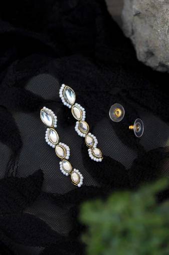 Maar-quise earrings