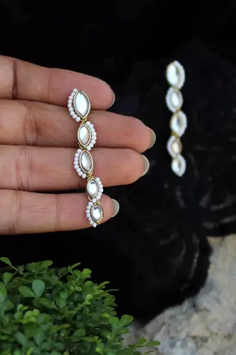 Maar-quise earrings