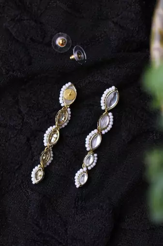 Maar-quise earrings